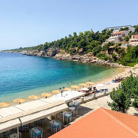 γαλάζια θέα 3 *